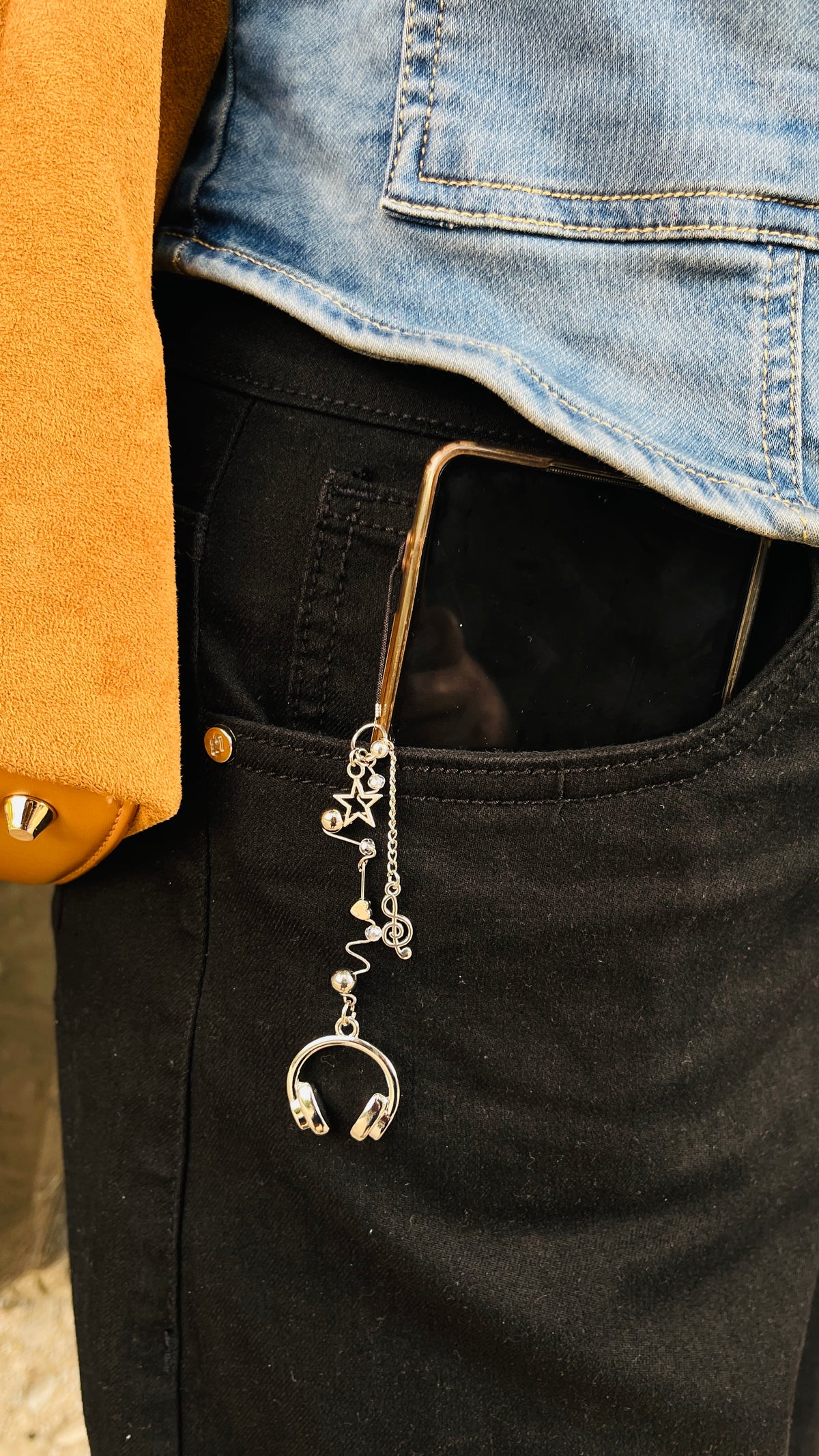 Melody Drop Phone Charm